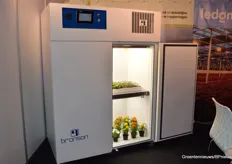 The NLResearch stand featured a climate chamber made by Bronson Climate. NLResearch conducts research in it.